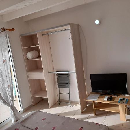 Ferienwohnung Le Studio De Jeannine Capesterre-Belle-Eau Exterior foto