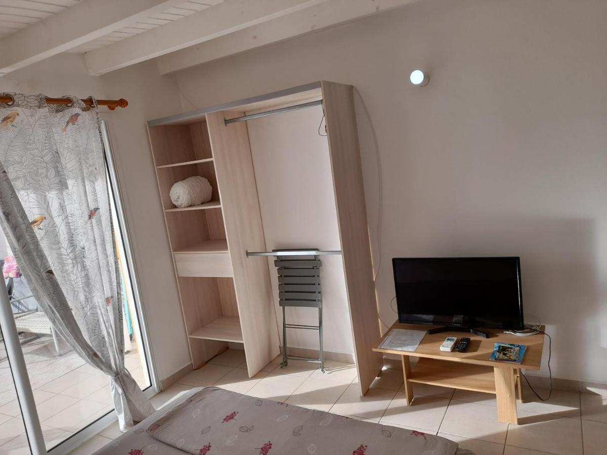 Ferienwohnung Le Studio De Jeannine Capesterre-Belle-Eau Exterior foto