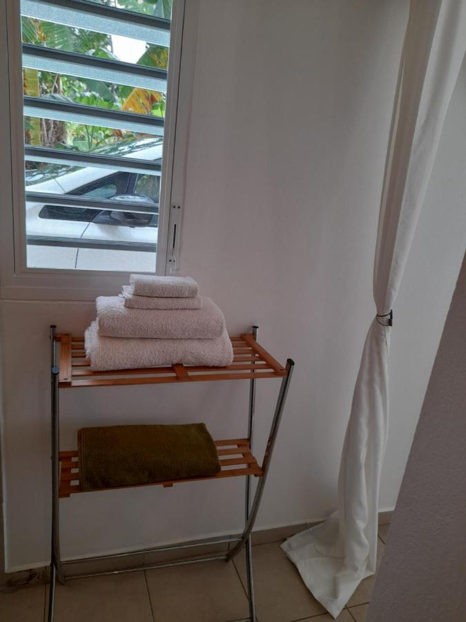 Ferienwohnung Le Studio De Jeannine Capesterre-Belle-Eau Exterior foto